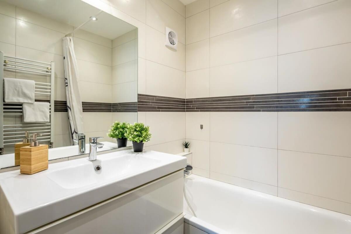 Cozy Quiet Apartment With A Balcony Boedapest Buitenkant foto