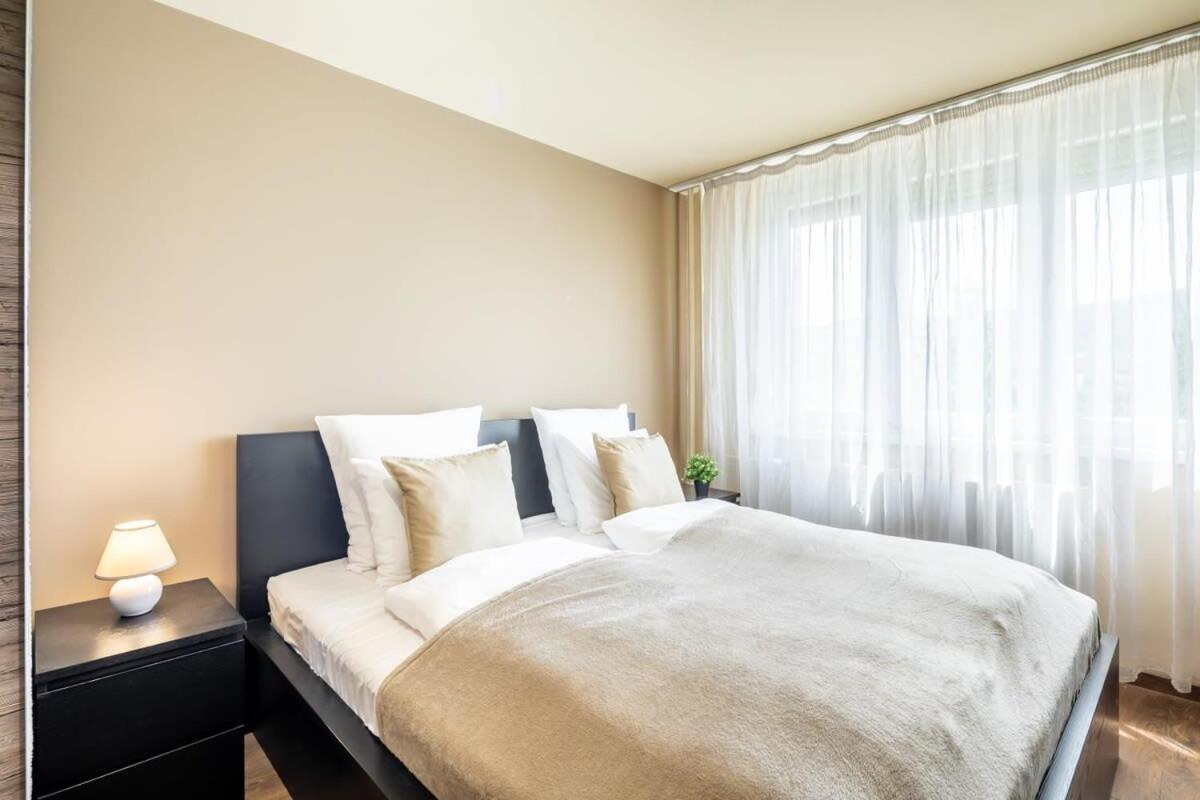Cozy Quiet Apartment With A Balcony Boedapest Buitenkant foto