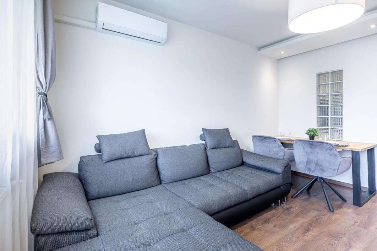 Cozy Quiet Apartment With A Balcony Boedapest Buitenkant foto
