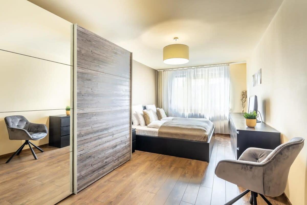 Cozy Quiet Apartment With A Balcony Boedapest Buitenkant foto