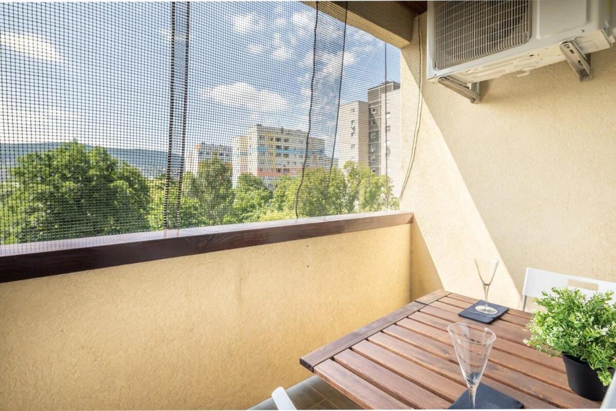 Cozy Quiet Apartment With A Balcony Boedapest Buitenkant foto